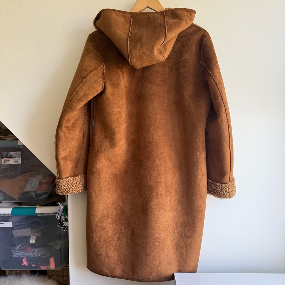 Michael kors Faux Shearling Lined Hooded
Faux Suede Coat Size Medium - Picture 4 of 10